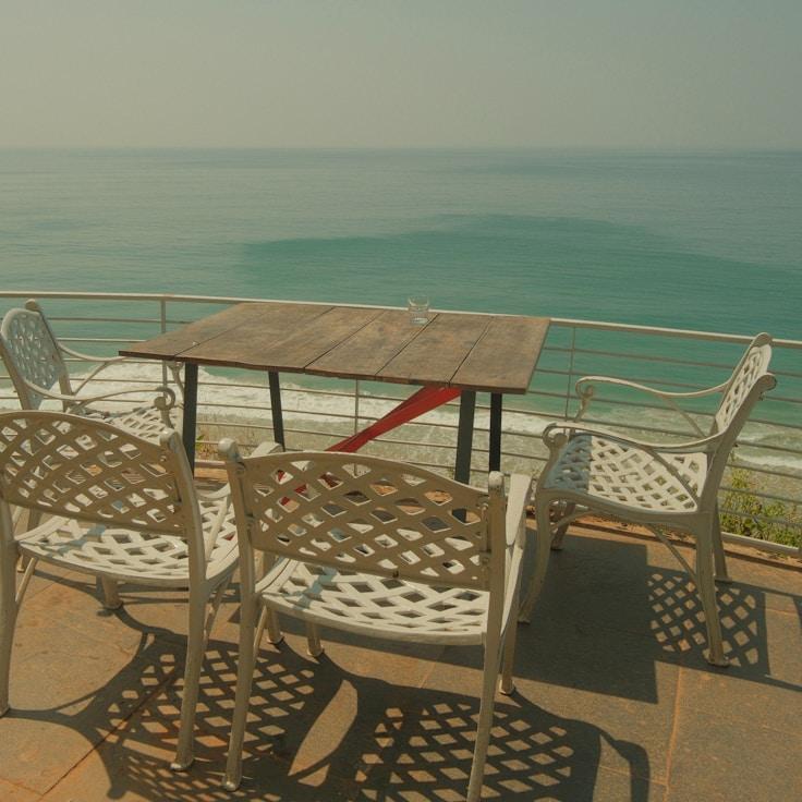 Family-friendly dining with comfortable seating